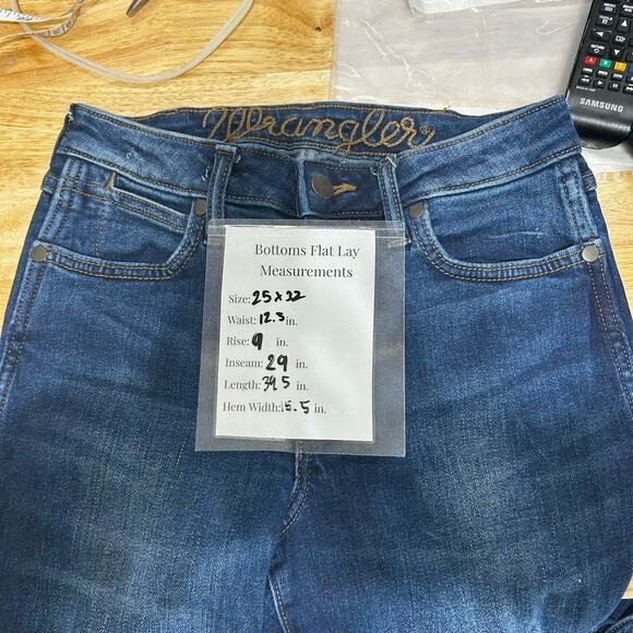 Wrangler Women's Blue Flare Jeans - Picture 12 of 12